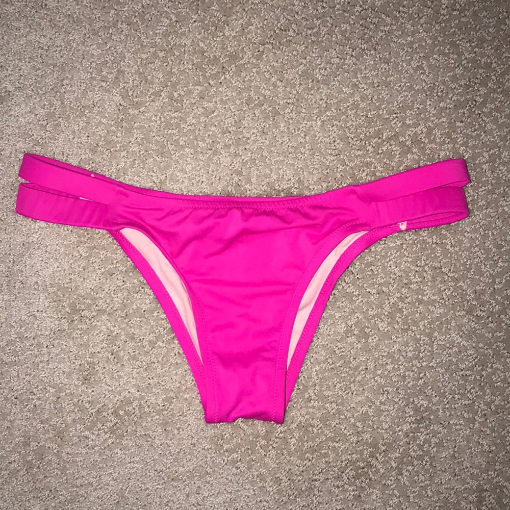 VICTORIA’S SECRET “The Itsy” bottoms